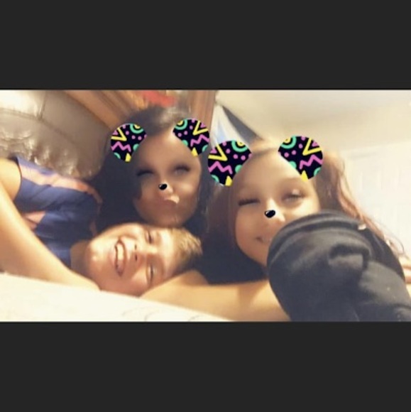 Meet your Posher, Stephanie - Picture 1 of 1